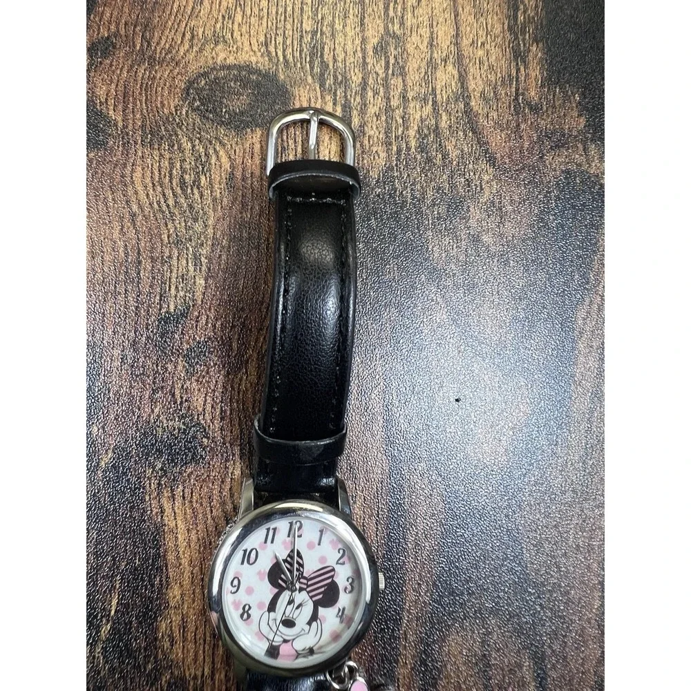 DISNEY MINNIE MOUSE PINK BOW CHARM CLOSE UP DOTS WRIST WATCH BLACK BAND & SILVER